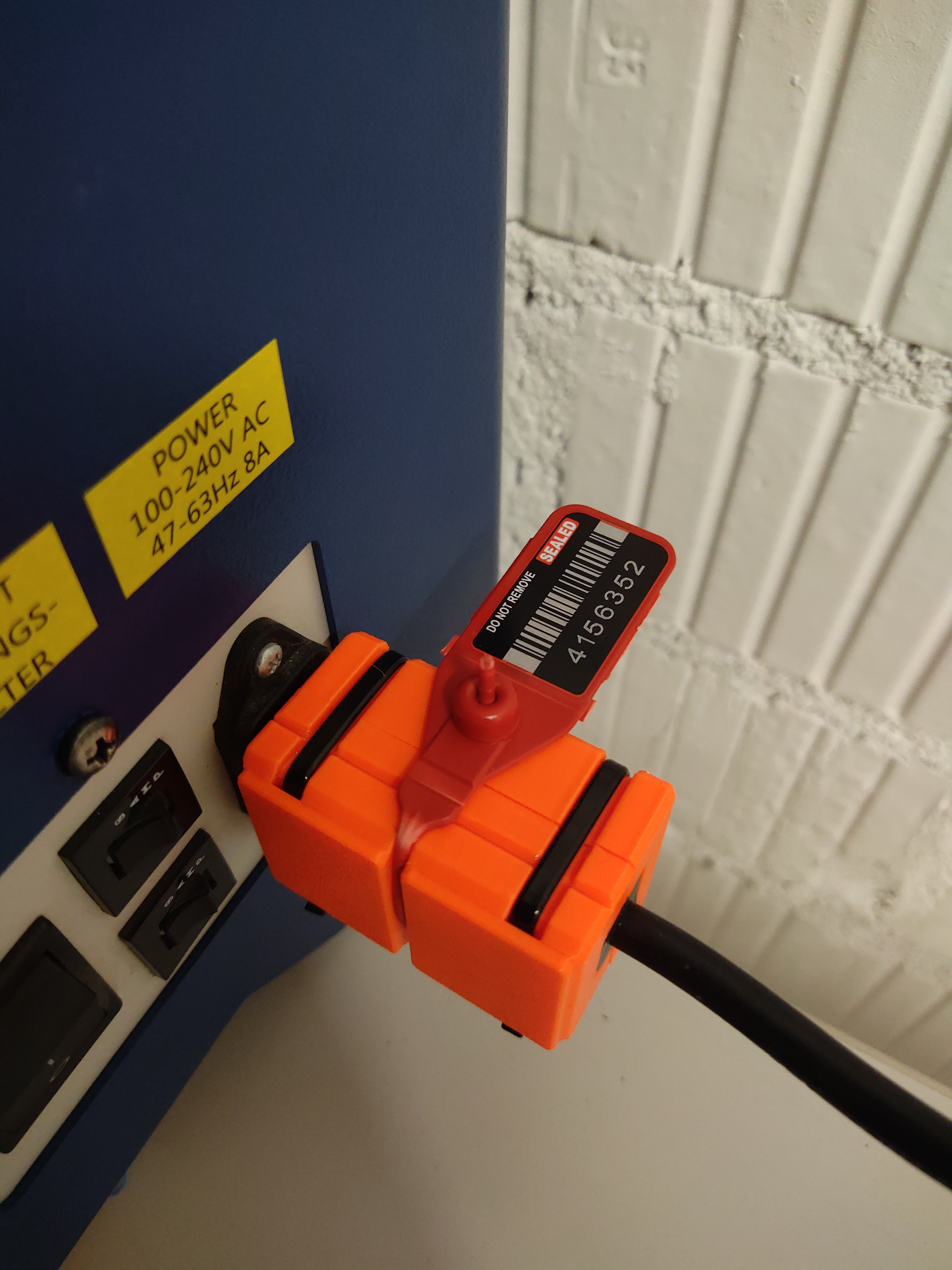 pro snake Locking Power Cable Safebox