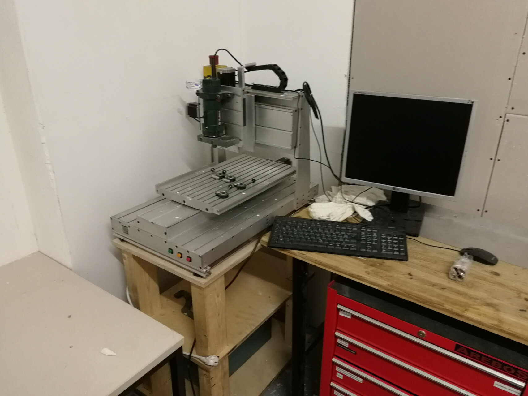 2017 - Retrofit Kosy CNC milling machine (electronics replacement)