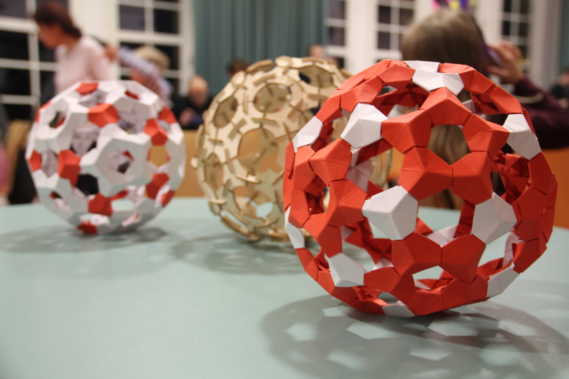 2018 - Paper art in the city library