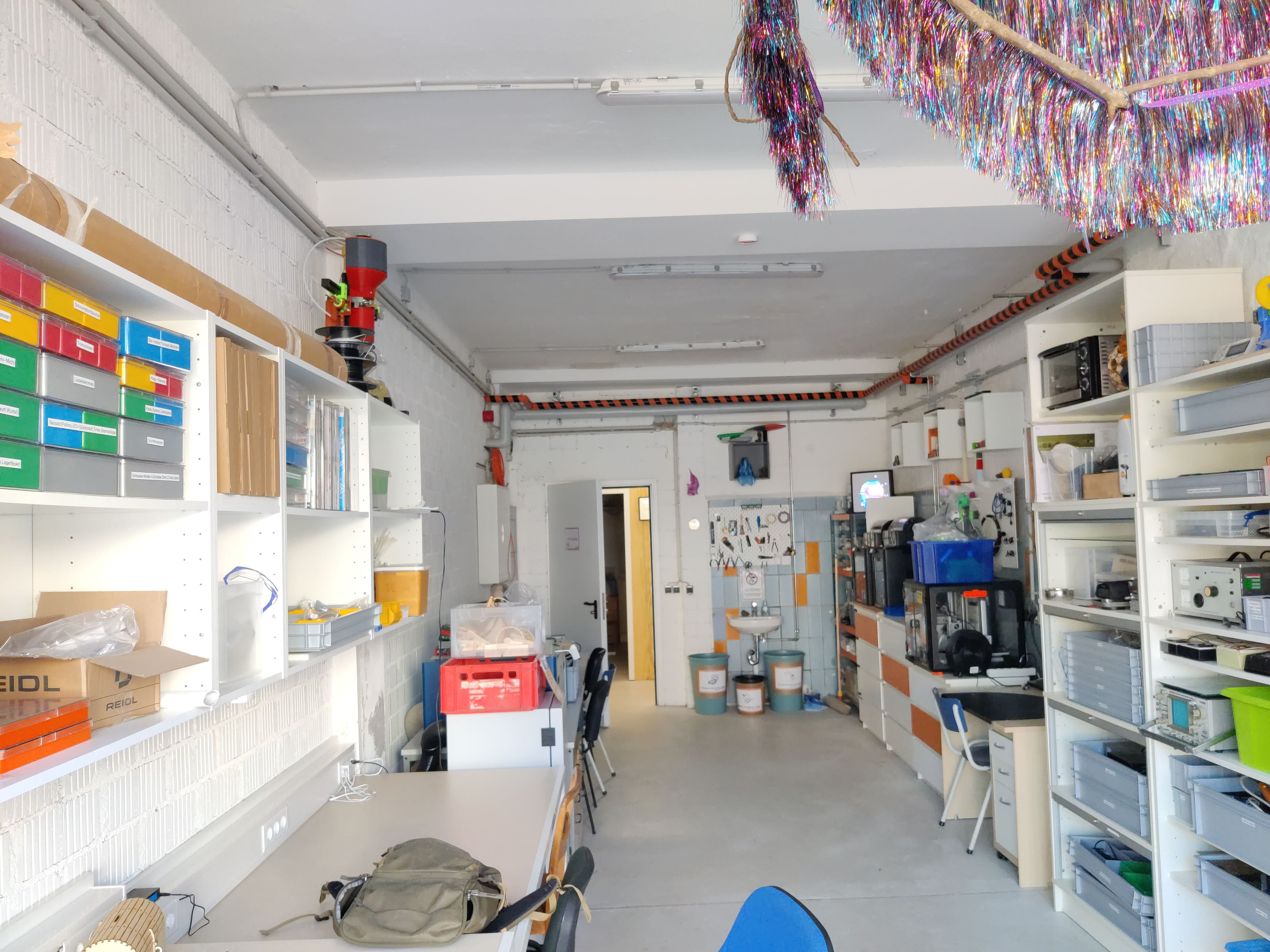 Blick vom anderen Ende des Raumes