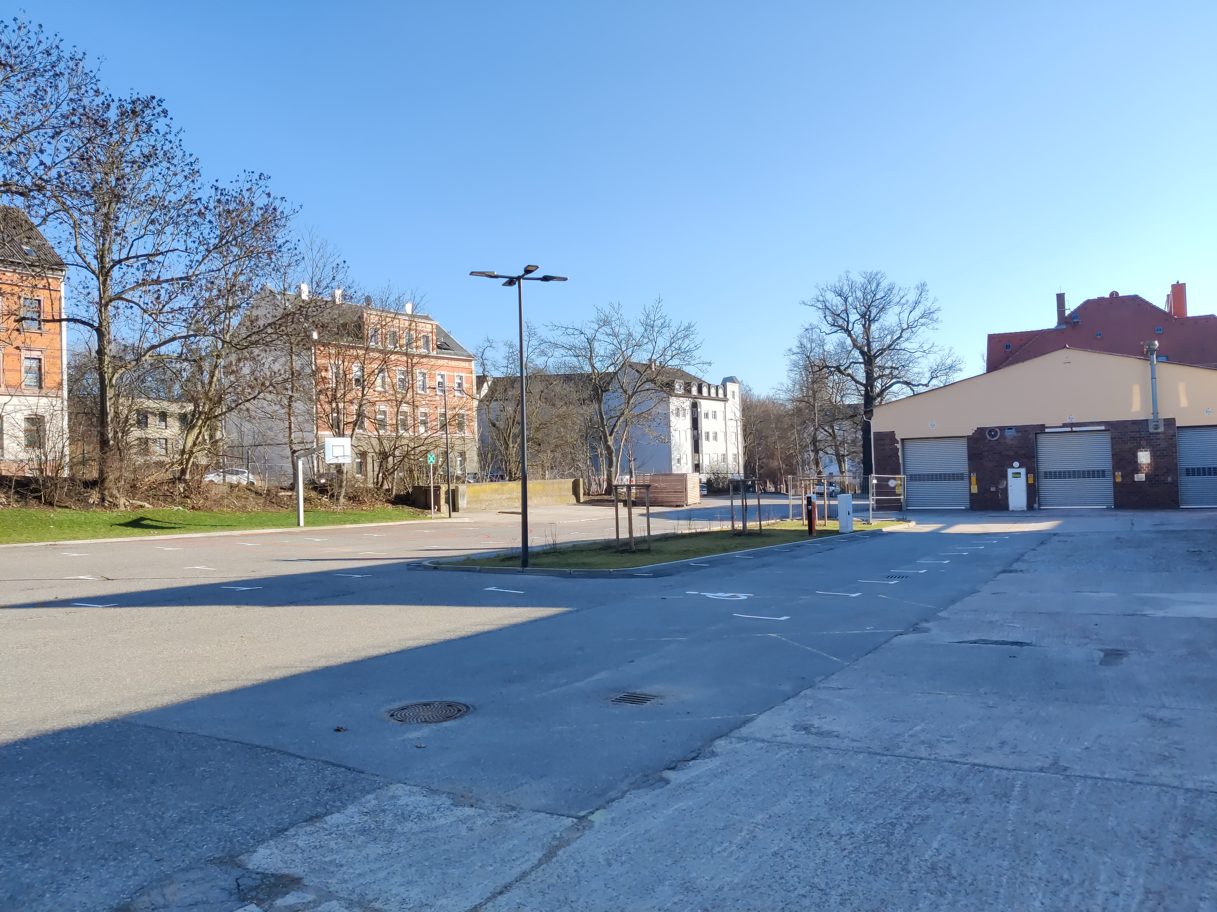 Blick auf die Schüffnerstraße und das Haus K (ZEUX)