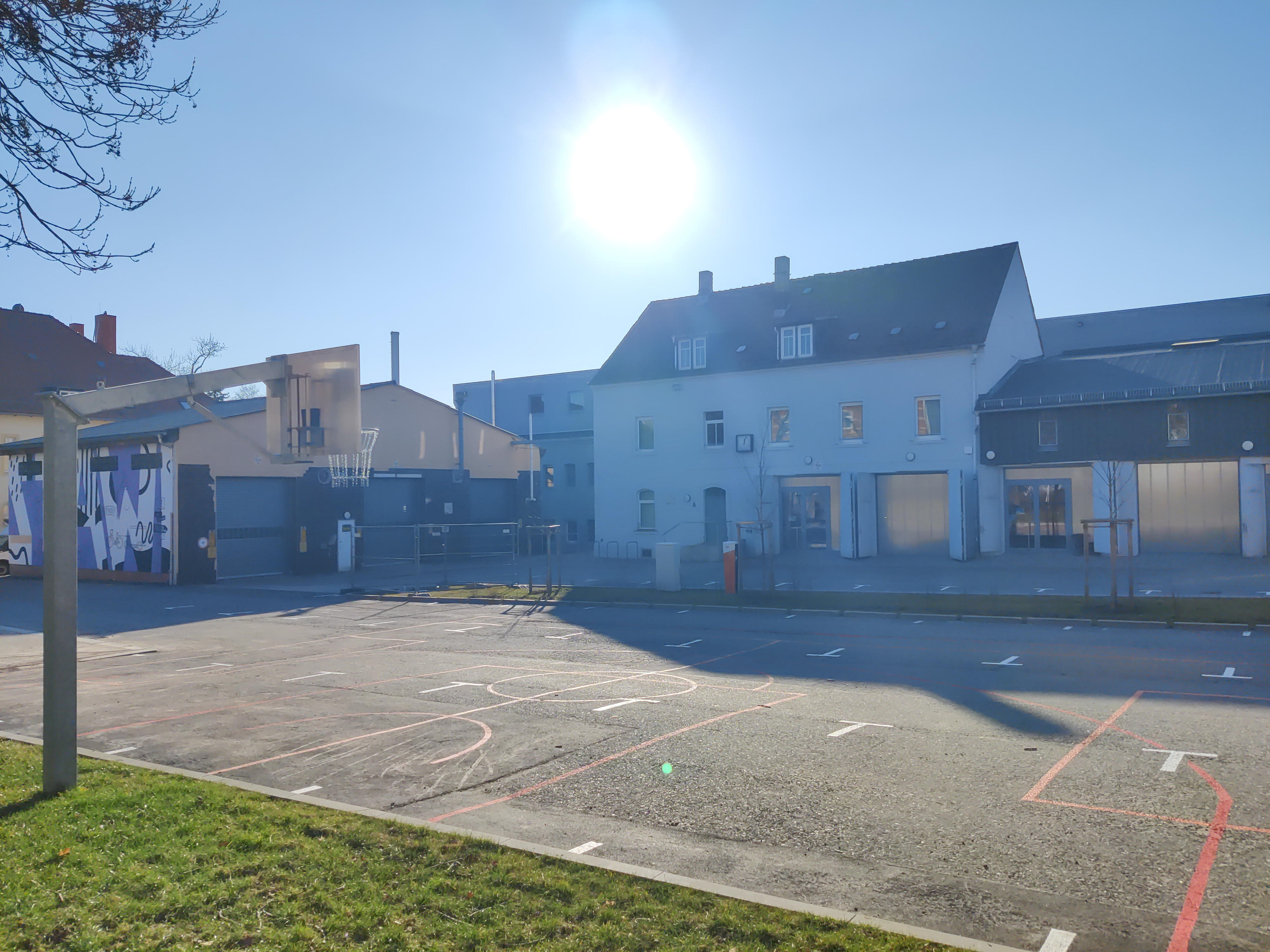 Eventhof: mit Basketball-Korb!